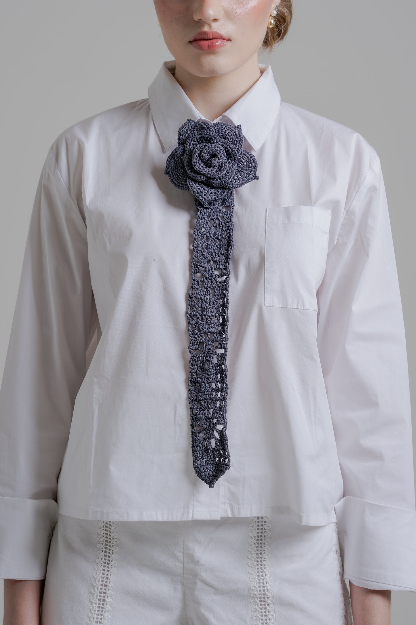 Granny Rosette Tie in Grey